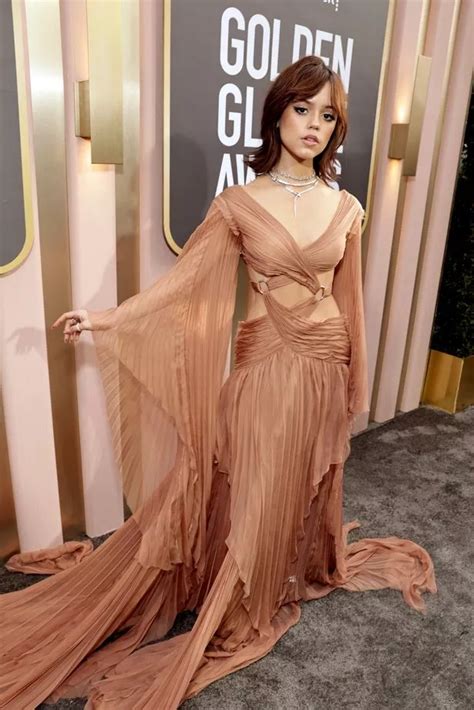 jenna ortaga nude|Golden Globes 2023: Wednesdays Jenna Ortega drops black for。